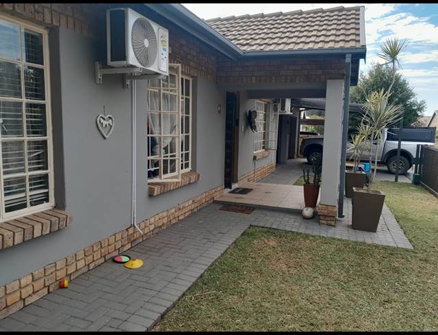 4 BEDROOM HOUSE FOR SALE IN WATERVAL EAST